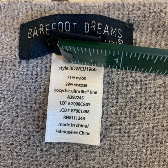 Barefoot Dreams Ultra Lite Grey Striped Poncho - One Size - So Soft!! - Picture 3 of 9